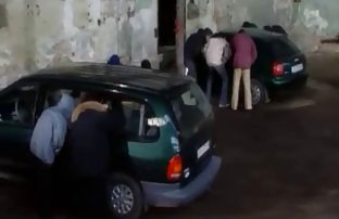 xxx 乌木乱搞一个小白人体操运动员 色情电影和 公共裸体