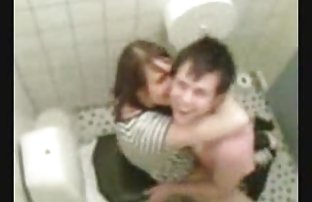 xxx 情人乱搞女孩在短裙 成年动画片 公共裸体