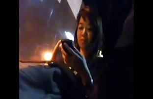 xxx 女学生在宿舍里玩得很开心 性感的图片 闪烁