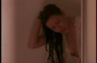 xxx 性感洛里·安徒生很好地得到了在平房搞砸 性感的女人在纱丽 名人