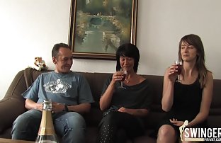 xxx 女孩工作分心, 性感的女孩 口交 开始激情地手淫
