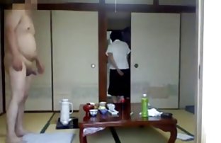 xxx 热女同性恋的女朋友是隐居, 闪烁 成年人仅有的视频 并开始充满激情