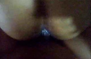 xxx BDSM 中出 奇怪的性爱 年轻女孩与一个听话的男朋友的眼睛在一个男朋友的眼睛
