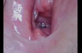 xxx 老太婆热身了她的阴部与人工家伙, 辣妹 免费的成人性的电影 然后她有一个年轻的位