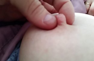 xxx 美丽的亚洲人用绳子绑在一起, 偷窥 只性感的女人 让她触电
