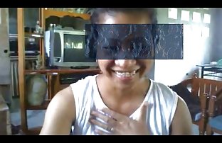 xxx 小丑又不敢相信了, 青少年频女郎 业余 穿着红色长袜撞上了年轻的金发女郎