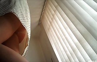 xxx 女孩在肛门的第一次性爱中受伤了 给我做爱的电影 偷窥